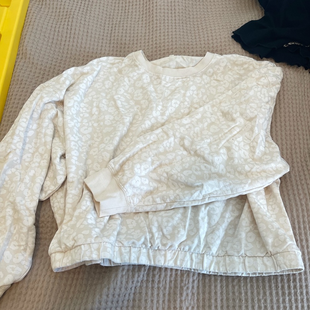 z Supply never worn sweatshirt